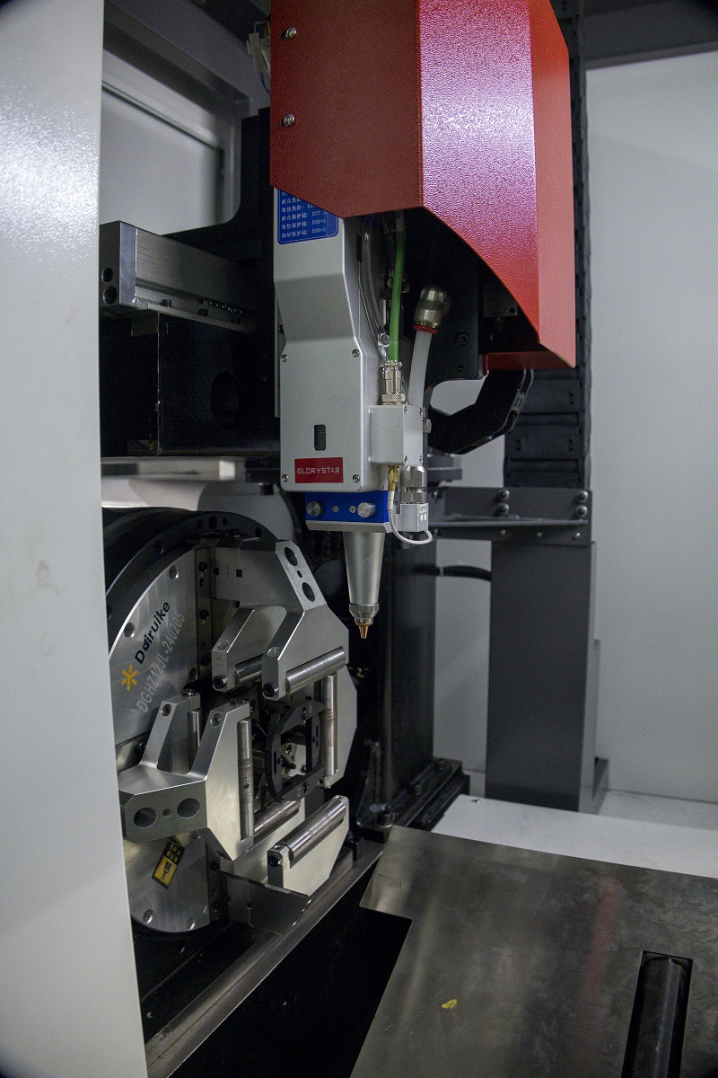 雙卡盤管材激光切管機(jī)!讓您實(shí)用高效金屬管材加工 雙卡盤管材激光切管機(jī)!讓您實(shí)用高效金屬管材加工